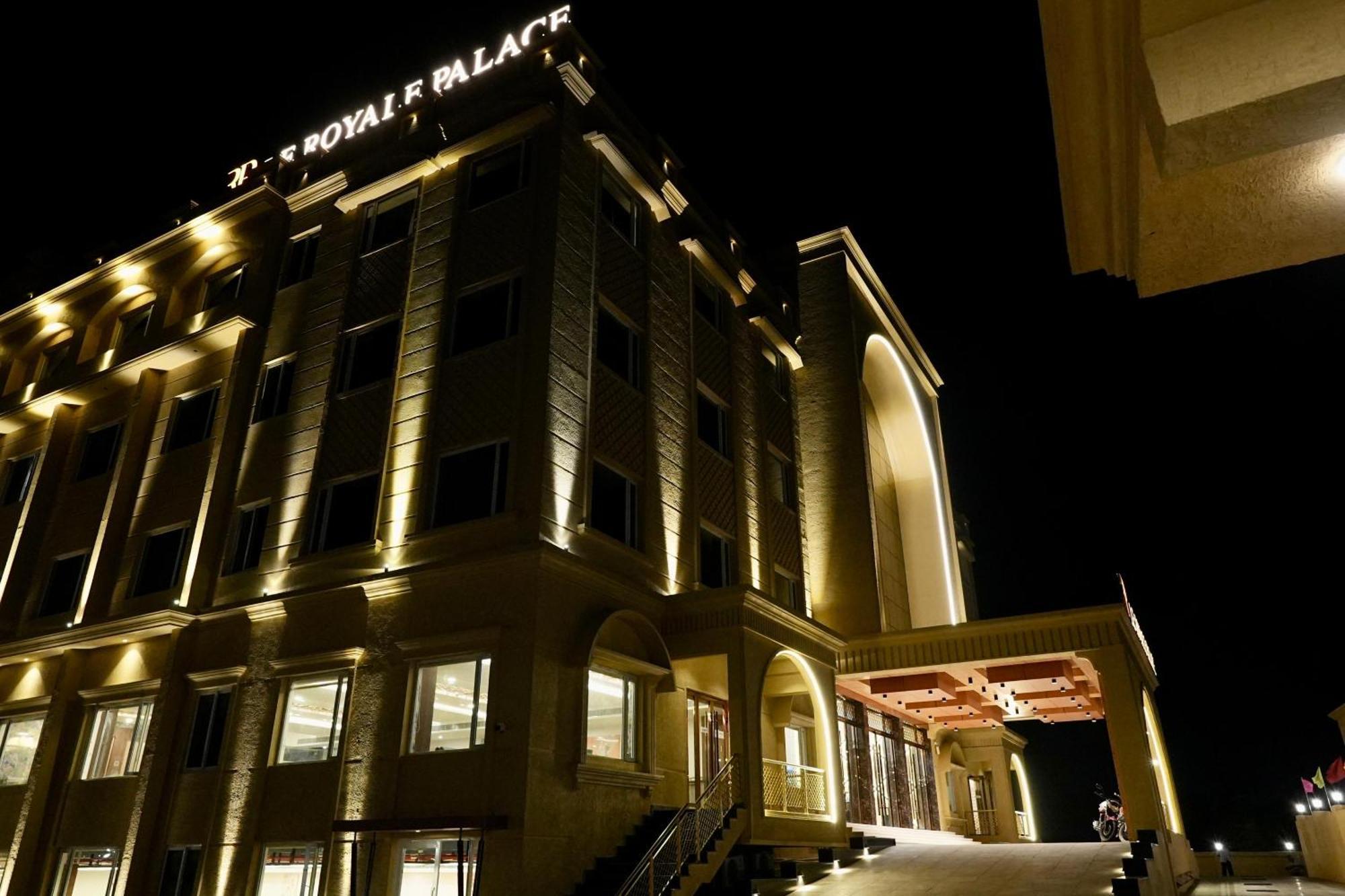 Le Royale Palace كاريكال المظهر الخارجي الصورة